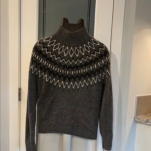 GAP Women's airy mockneck sweater. Heather grey and black Sweater